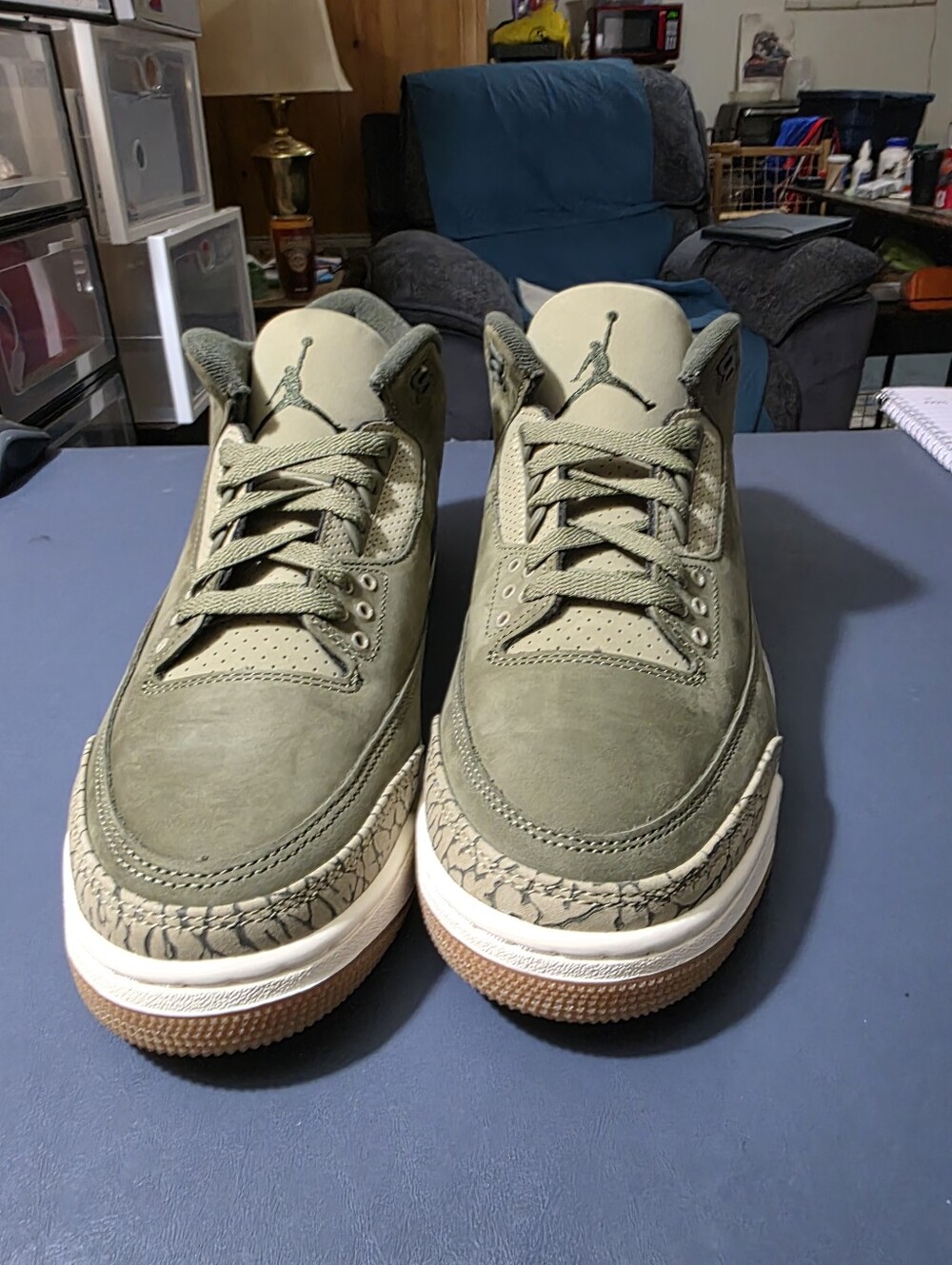 Jordan 3 Low "Family Affair" Olive Green with Gum Sole Size 10m.